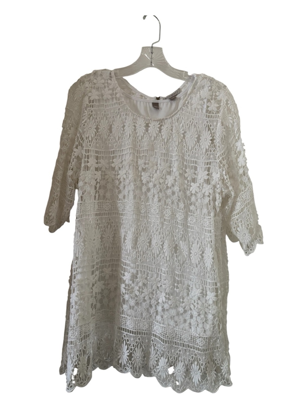 Roz & Ali White Crochet Lace Blouse with Gold Zip Accent 1 X